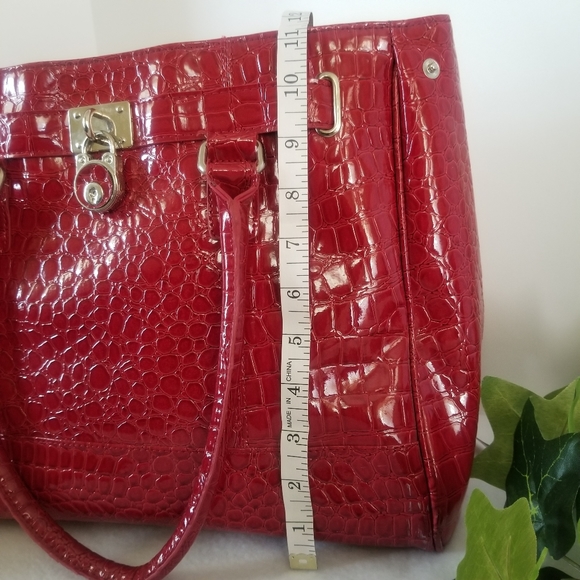 3/$28 NYC Red Tote Bag Croc Faux Leather Design - Picture 13 of 16